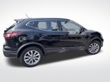Used 2022 Nissan Rogue Sport S image 2
