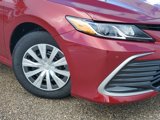 Used 2022 Toyota Camry LE image 2