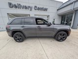 Used 2023 Jeep Grand Cherokee Altitude image 4