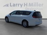Certified 2023 Chrysler Pacifica Touring-L image 3