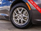 Used 2022 Chrysler Pacifica Touring-L image 2