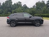 Used 2021 Volkswagen Atlas Cross Sport SE w/ Panoramic Sunroof Package image 4