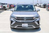 Certified 2022 Volkswagen Taos SE image 2