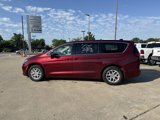 Used 2023 Chrysler Pacifica Touring-L image 4