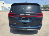 Used 2022 Chrysler Pacifica Touring-L image 5