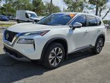 Used 2022 Nissan Rogue SV image 2