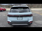 New 2025 Volkswagen Taos SE image 4