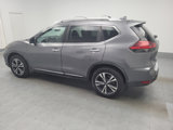 Used 2017 Nissan Rogue SL image 3