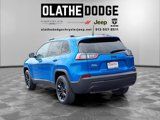 Used 2023 Jeep Cherokee Altitude Lux image 3