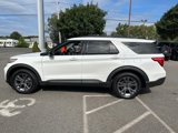 Used 2022 Ford Explorer XLT w/ Equipment Group 202A image 4