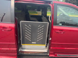 Used 2015 Dodge Grand Caravan SE image 2