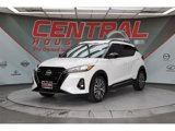 Used 2023 Nissan Kicks SR image 2