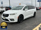 Used 2022 Chrysler Pacifica Touring-L image 5