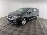 Used 2023 Chrysler Pacifica Touring-L image 3