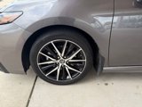 Used 2023 Toyota Camry SE image 5