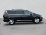 Used 2019 Chrysler Pacifica Touring-L image 5