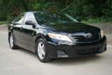 Used 2010 Toyota Camry LE image 2