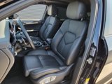 Certified 2022 Porsche Macan image 5