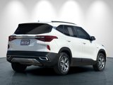 Used 2022 Kia Seltos EX image 4