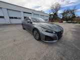 Used 2023 Nissan Altima 2.5 SV image 2