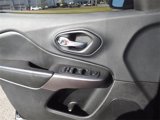 Used 2019 Jeep Cherokee Latitude w/ Popular Appearance Group image 4