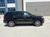 Used 2017 Ford Explorer Limited image 2