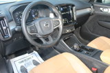 Used 2020 Volvo XC40 T5 Momentum image 4