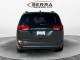 Used 2018 Chrysler Pacifica Touring-L Plus image 4