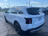 Used 2024 Kia Sorento S image 3