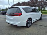 Used 2022 Chrysler Pacifica Limited image 4