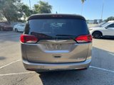 Used 2017 Chrysler Pacifica Touring-L image 5