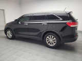 Used 2017 Kia Sorento LX image 3