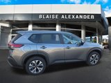 Used 2023 Nissan Rogue SV image 2