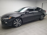 Used 2021 Nissan Altima 2.5 SR w/ SR Premium Package image 2
