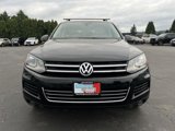 Used 2013 Volkswagen Touareg Sport image 3