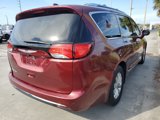 Used 2018 Chrysler Pacifica Touring-L image 5