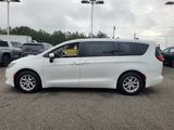 Used 2023 Chrysler Voyager LX image 5