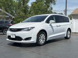 Used 2019 Chrysler Pacifica Touring-L image 3