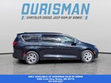 Used 2023 Chrysler Pacifica Limited image 2