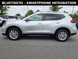 Used 2017 Nissan Rogue SV image 4