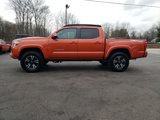 Used 2016 Toyota Tacoma TRD Sport w/ Towing Package image 4