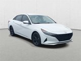 Used 2022 Hyundai Elantra SEL w/ Preferred Accessory Package image 3