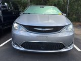 Used 2018 Chrysler Pacifica Limited w/ Advanced Safetytec Group image 2