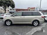 Used 2017 Toyota Sienna LE image 2