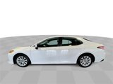 Used 2020 Toyota Camry LE image 5