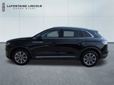 Used 2022 Lincoln Nautilus AWD image 2