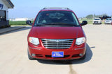 Used 2005 Chrysler Town & Country Limited image 2