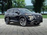 Used 2024 Nissan Rogue SV w/ SV Premium Package image 2