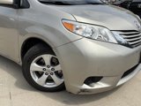 Used 2015 Toyota Sienna LE image 3