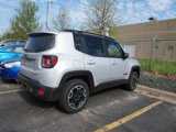 Used 2016 Jeep Renegade Trailhawk w/ Premium Trailhawk Package image 5